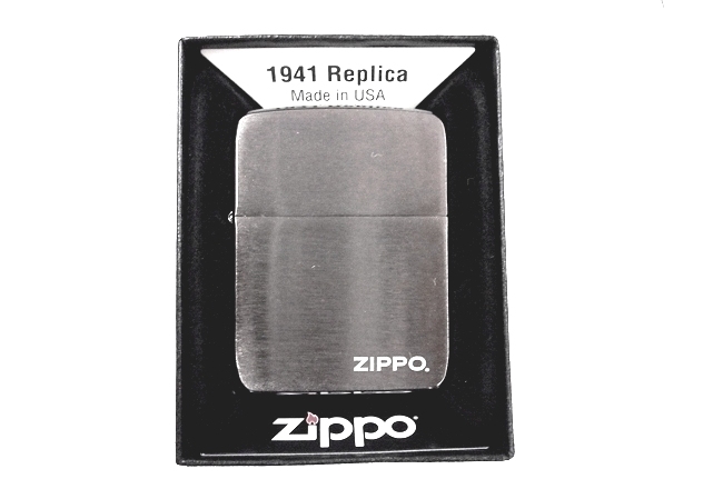 Hop quet Zippo 1941 Replica Black Ice with Zippo Logo ntz905