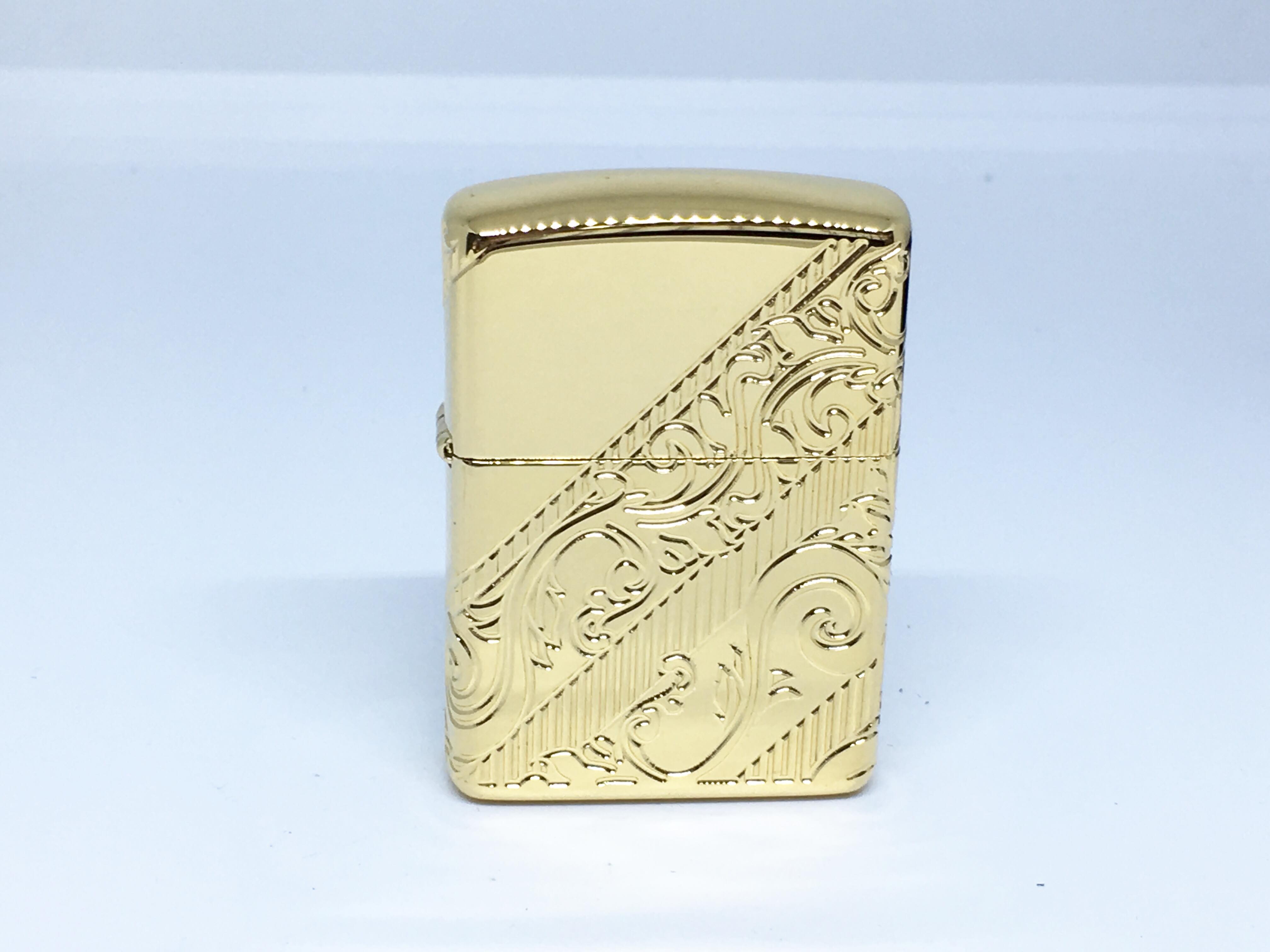 Zippo 2018 Collectible Of The Year - Golden Scroll Z711 1