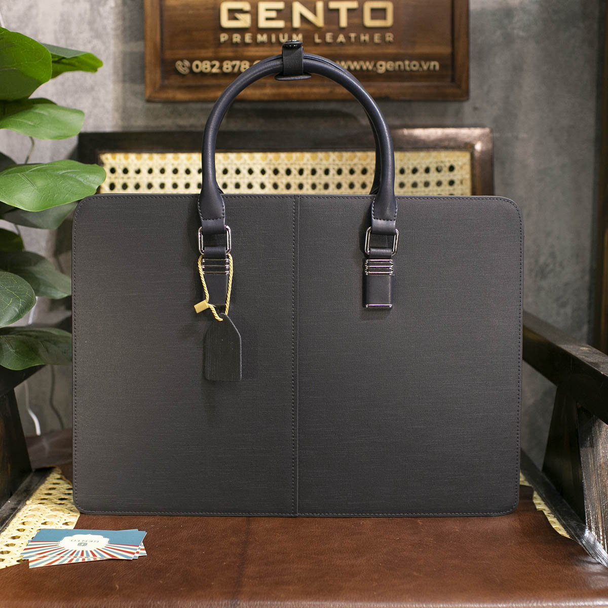 Cặp doanh nhân da thật khoá số Gento G662